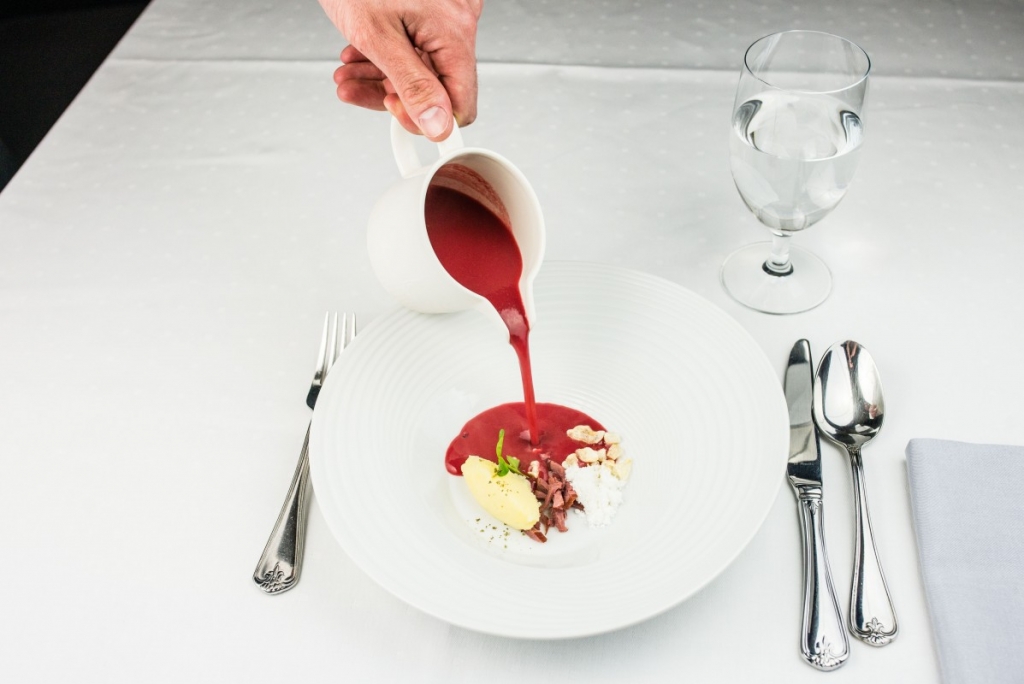 Tableside soup service at Kubicki
